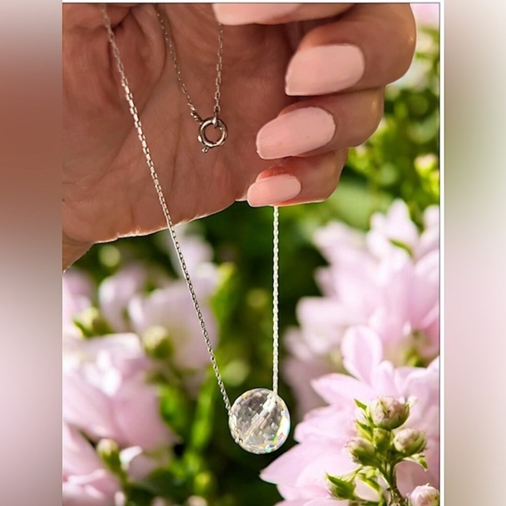 Silver Tone Chain ⛓️‍💥Necklace w/Crystal Pendant 💎